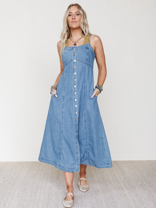 Small Town Girl Dress - Light Wash